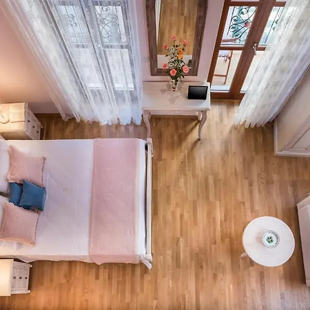 Palazzo Di Irene Apartment *